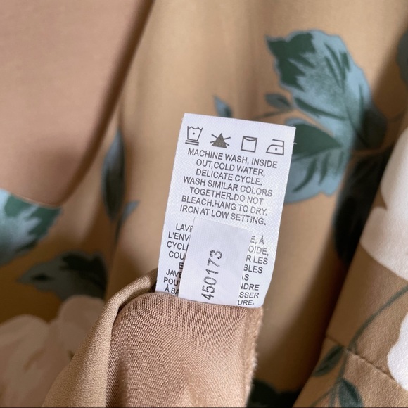 RW&Co  Floral Top - Picture 5 of 6